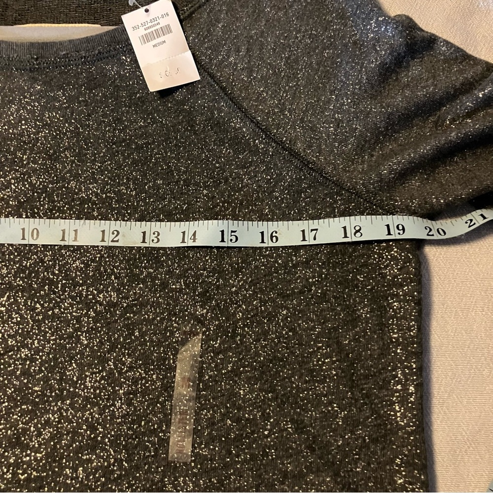 Hollister metallic gray sweater medium NWT - Picture 7 of 8